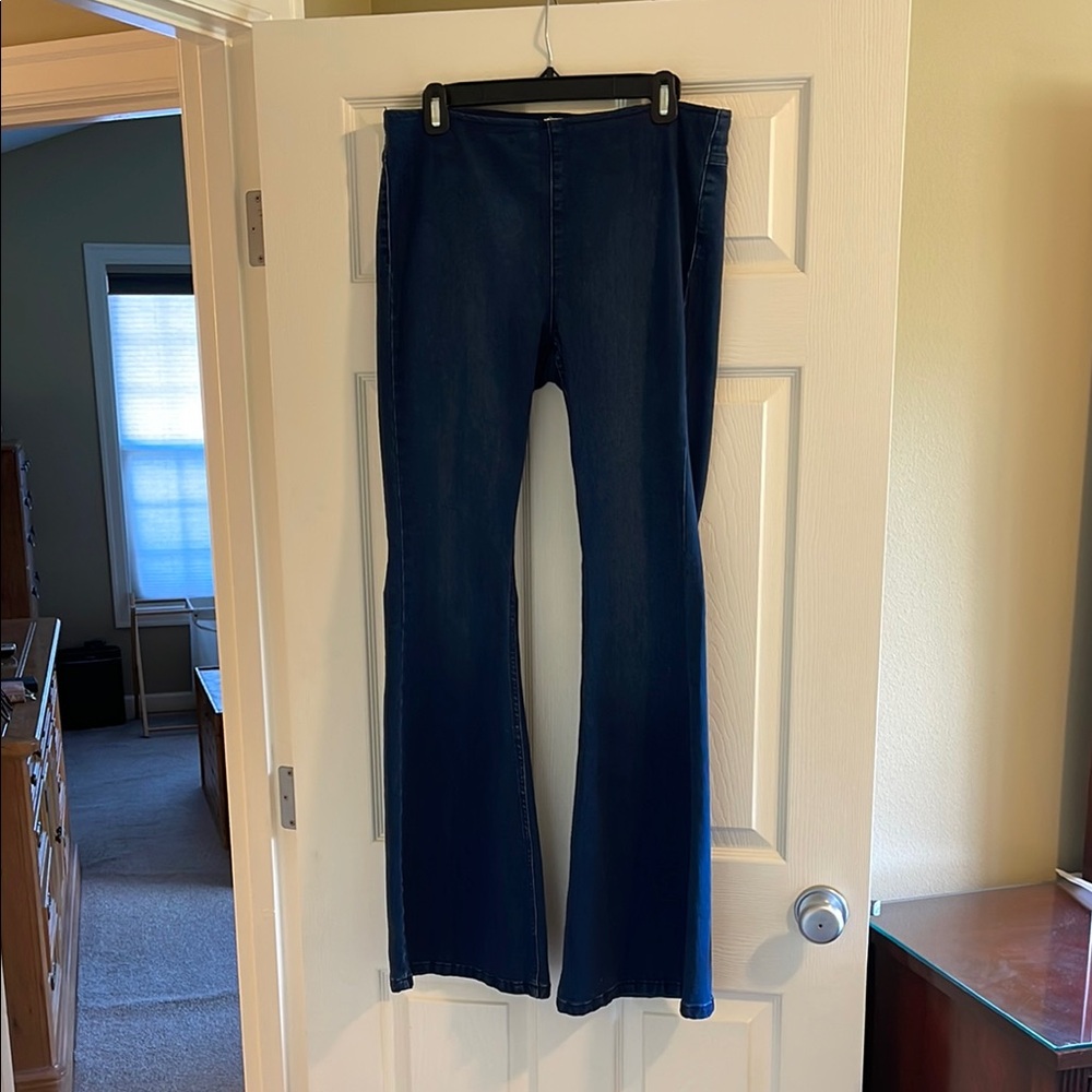 We The Free, Women's Blue Bell Bottom Jeans, size 30